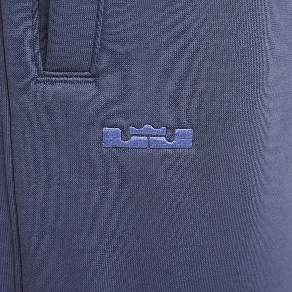 LeBron Standard Issue Therma-FIT Basketball Trousers